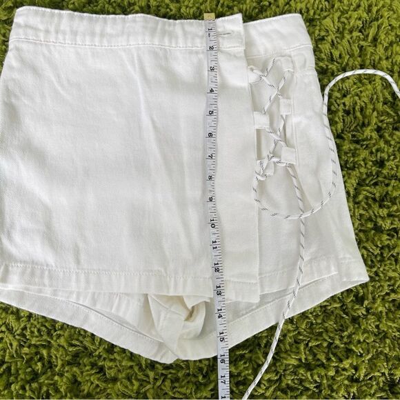 NWOT LACEUP SKORT WHITE - Picture 2 of 7